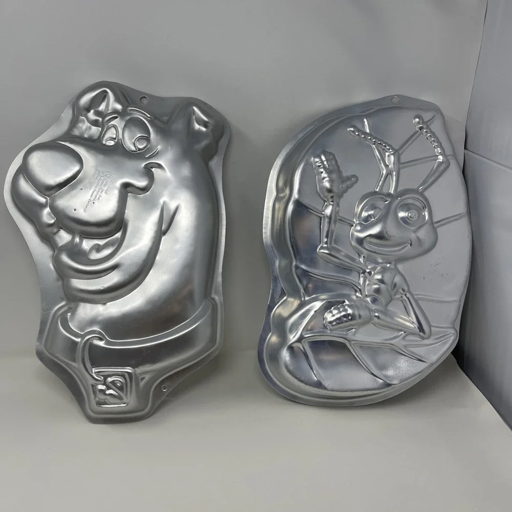 Lot Of 2 Wilton Cake Pans Ant From A Bugs Life And Scooby Doo